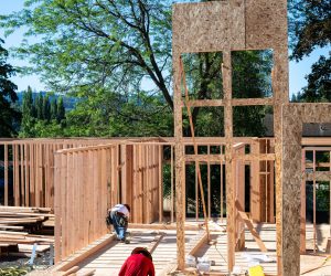 Construction,Work,Crew,Building,A,New,House,In,A,Residential
